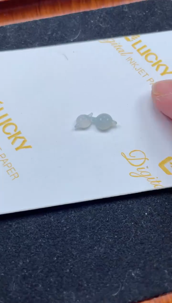 【闪购商品】翡翠未镶嵌颈饰把把胡