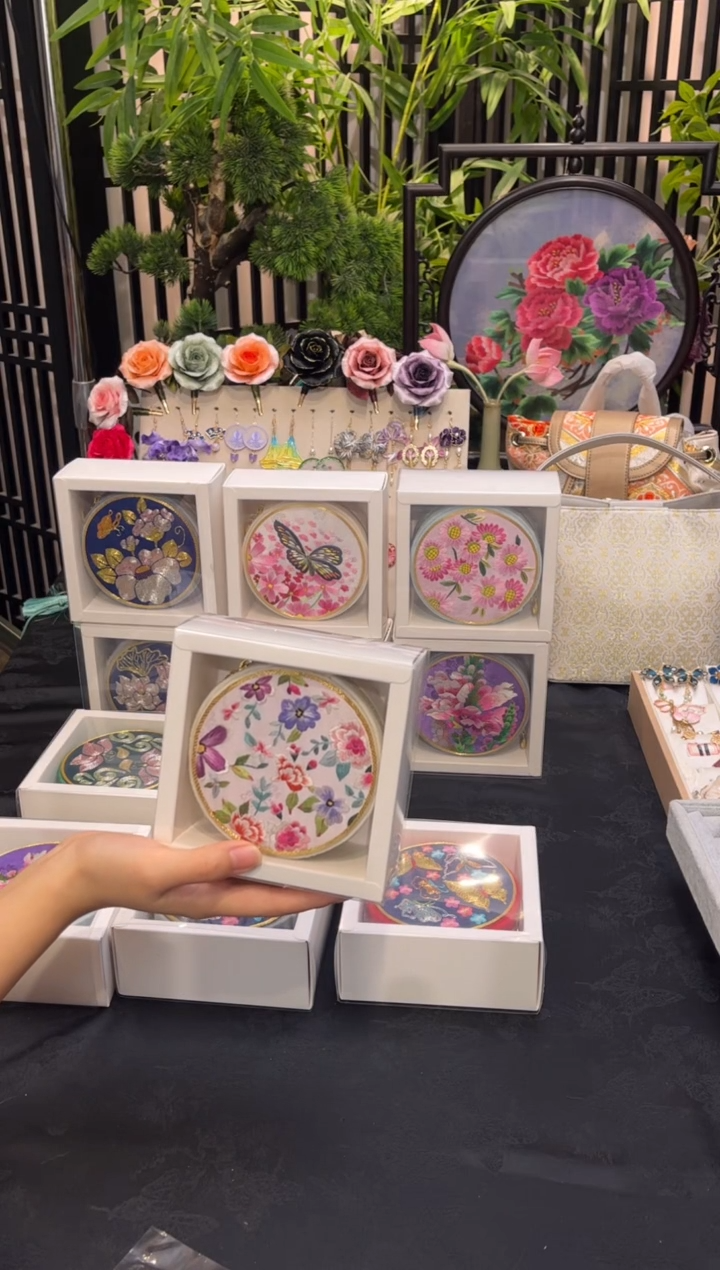 织绣C****.非遗苏绣手工饰品