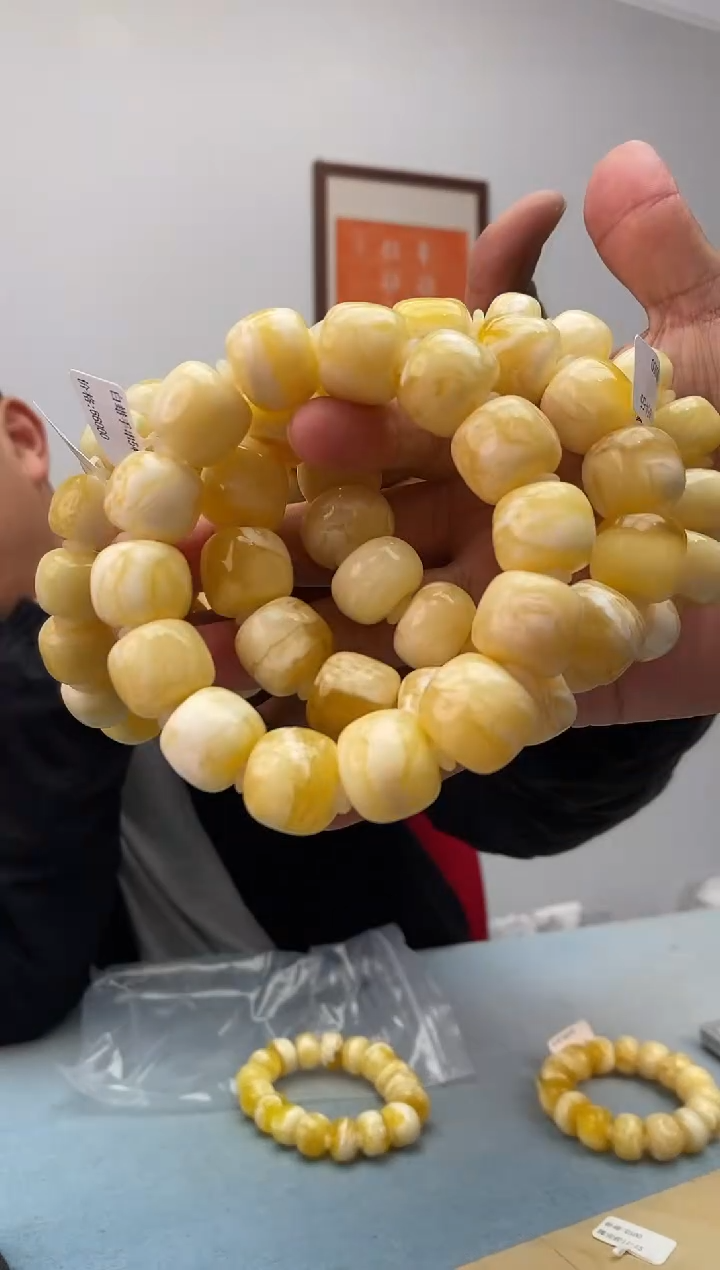 琥珀未镶嵌珠宝奇石假一罚十，永久原价包退多样性发一件054