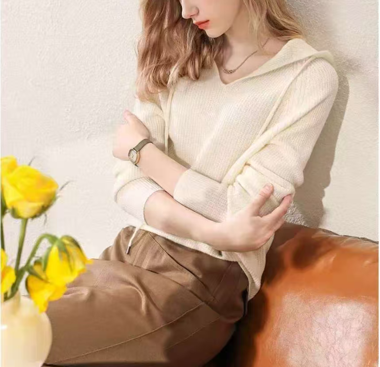 MC-8618新款V连帽羊绒打底衫