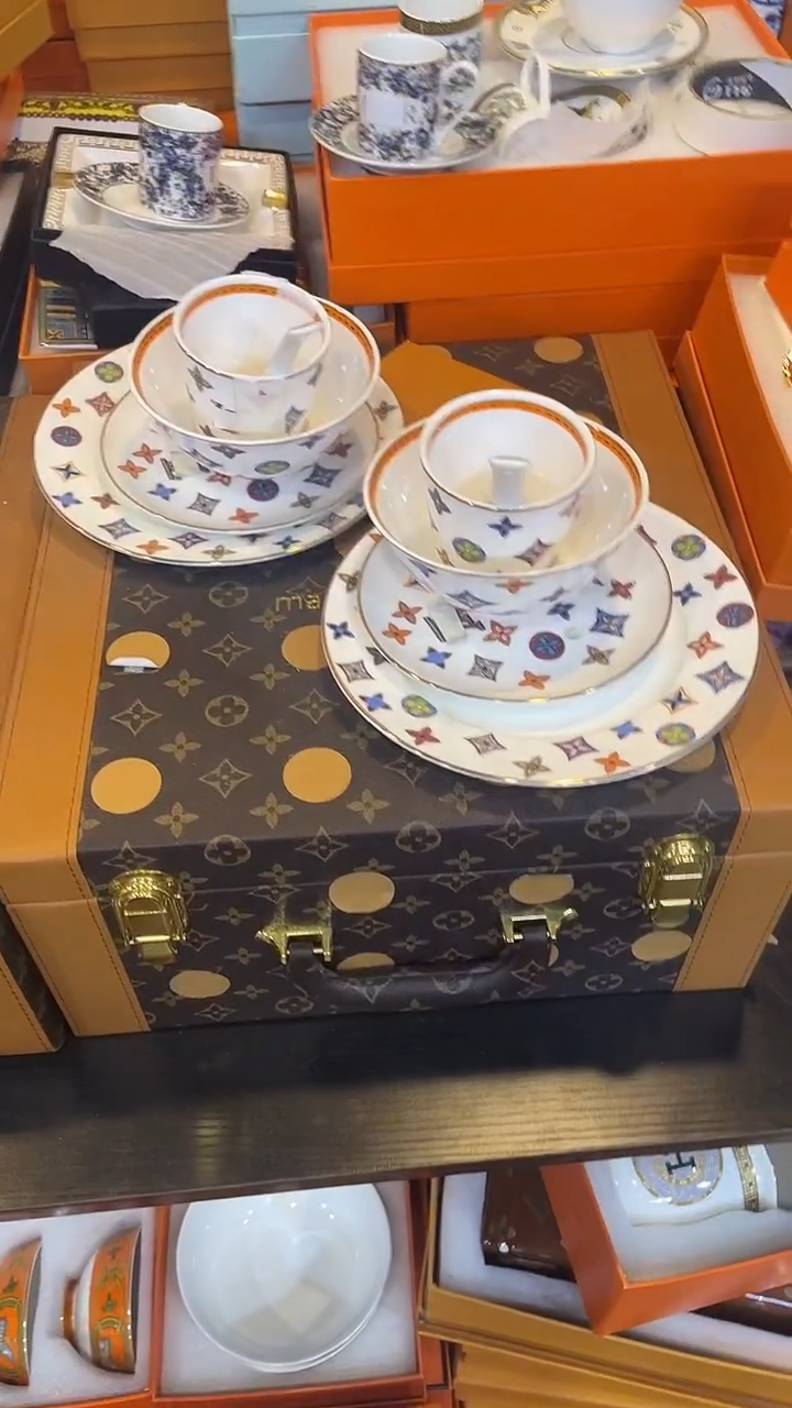 杯鸿辉家品牌瓷器，京东包邮！