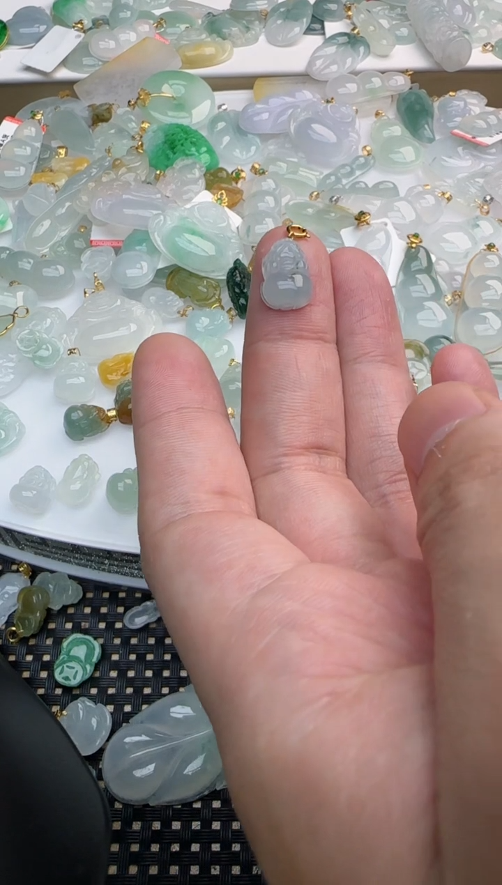 【闪购商品】翡翠吊坠(不含链)18K金镶嵌小貔貅