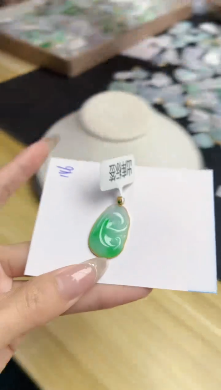 【闪购商品】翡翠颈饰18K金镶嵌 天然翡翠A货