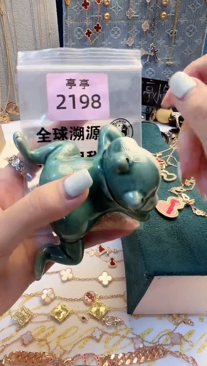瓷片比****? 彧贤聚宝阁 彧贤聚宝阁