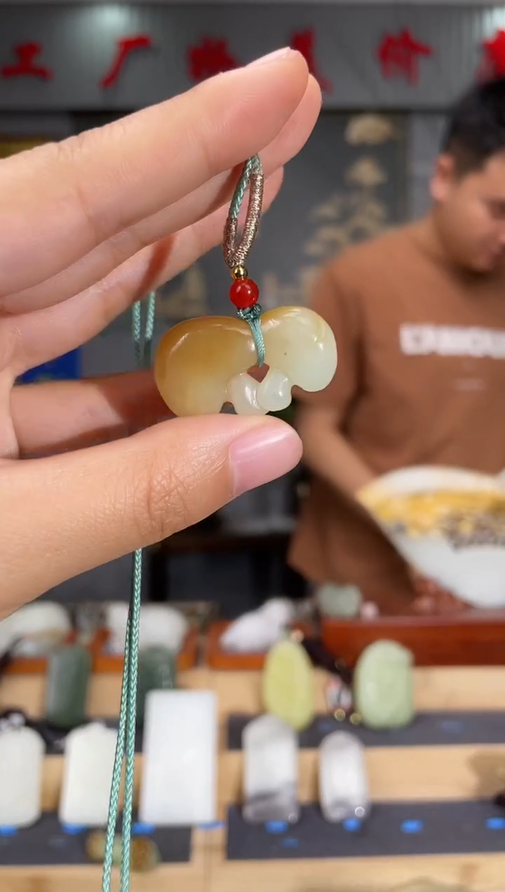 和田玉未镶嵌颈饰1