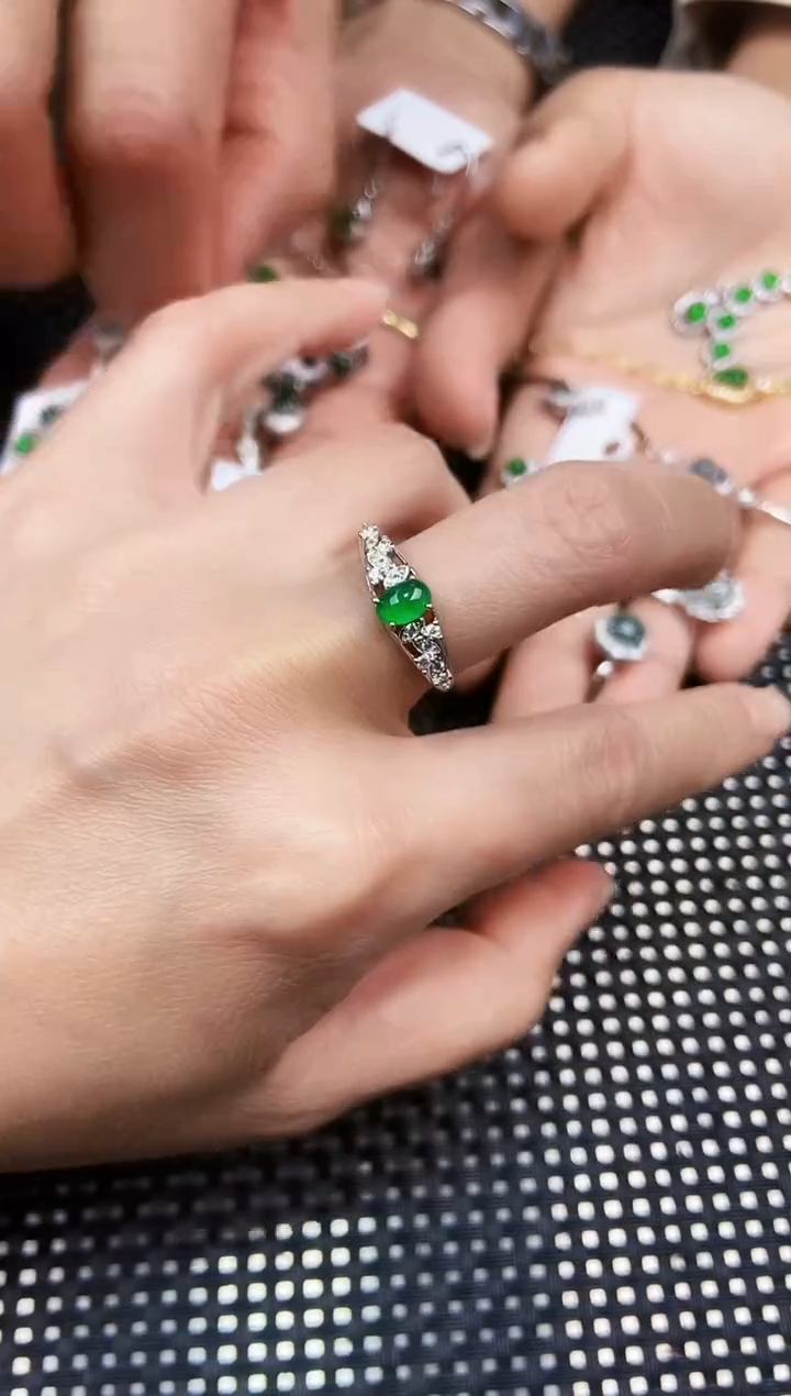 【闪购商品】翡翠戒指未镶嵌11111111