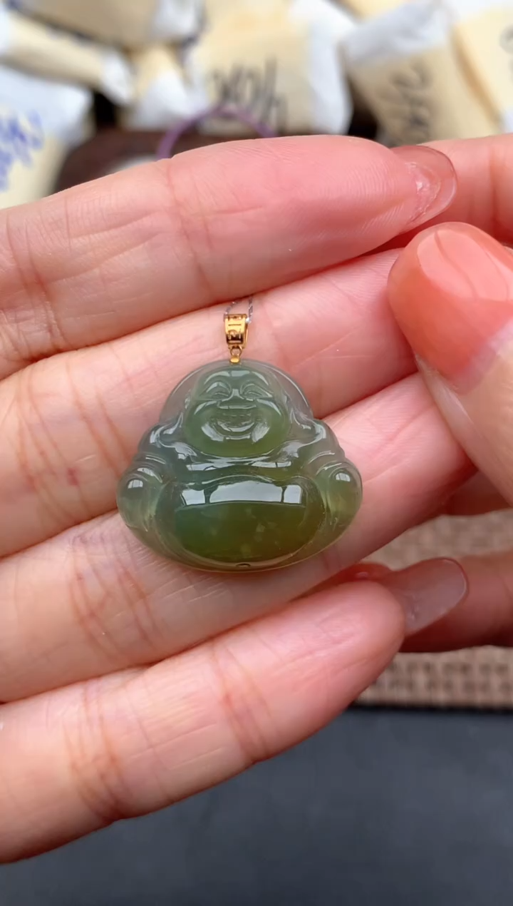 18K金镶嵌挂件翡翠1
