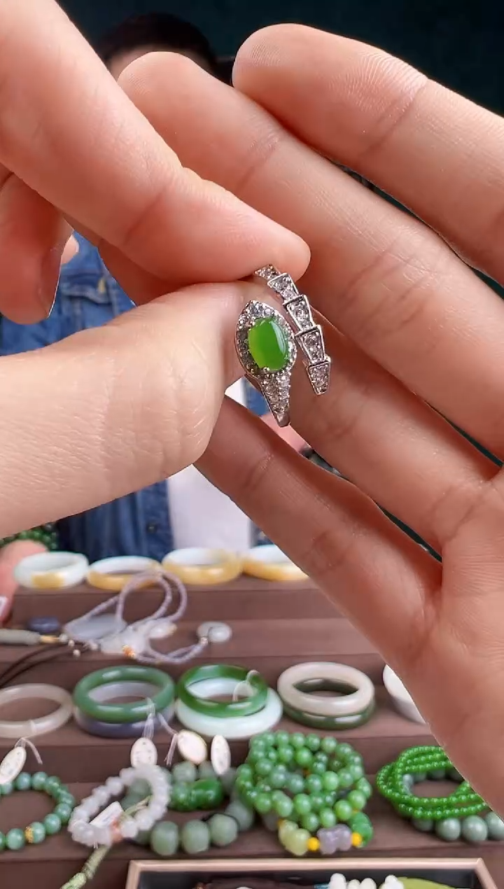 【闪购商品】和田玉颈饰银S925镶嵌多样性发货 拍一单发一个