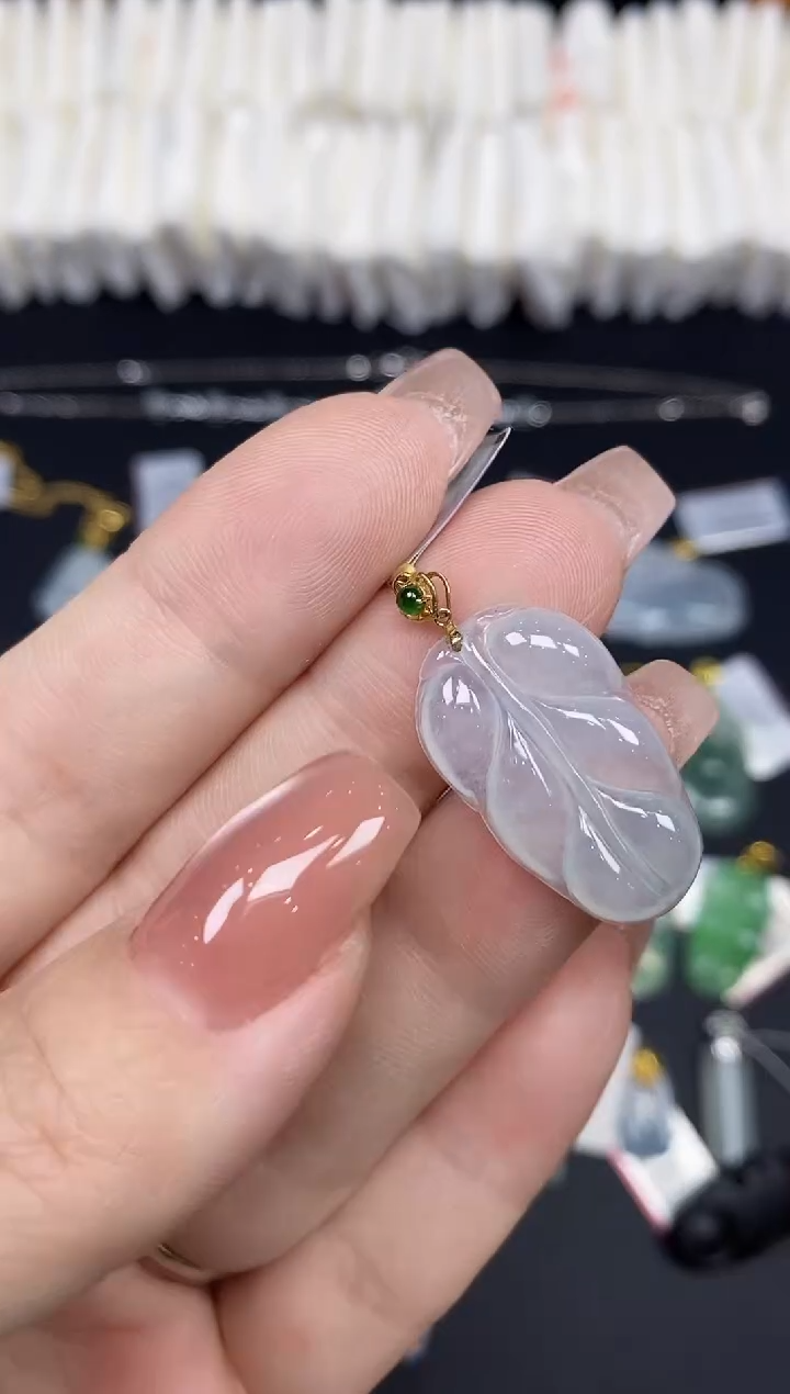 吊坠(不含链)18K金镶嵌翡翠叶子18K金扣镶嵌@@CMT