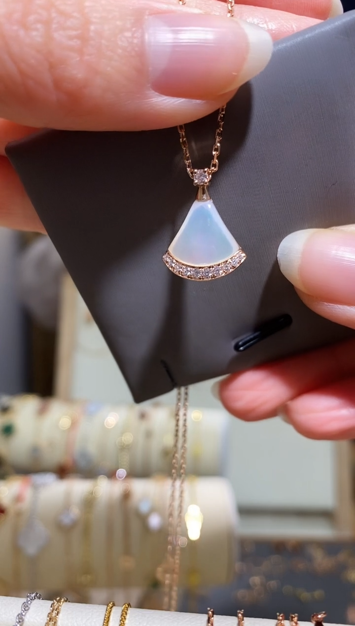 【闪购商品】钻石项链18K金镶嵌项链