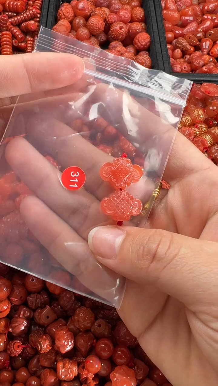 【闪购商品】南红玛瑙颈饰未镶嵌1