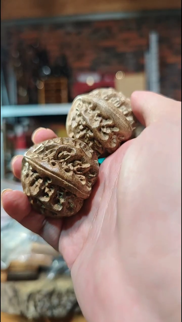 金丝楠       核桃