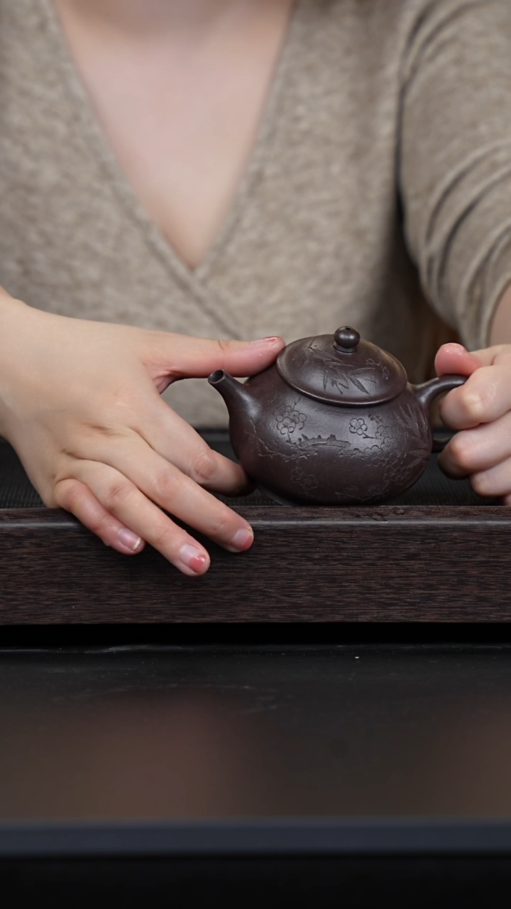 【闪购商品】紫砂茶壶黑墩头刻绘潘壶