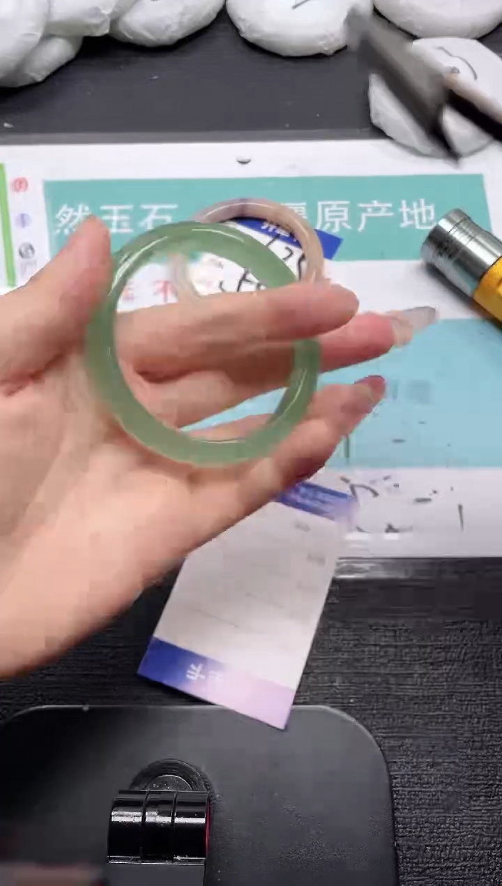 未镶嵌手镯石英质玉180-56