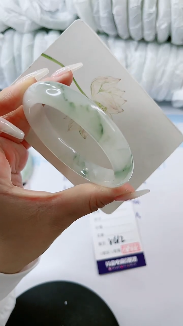 【闪购商品】石英质玉手镯未镶嵌多样性发货V612