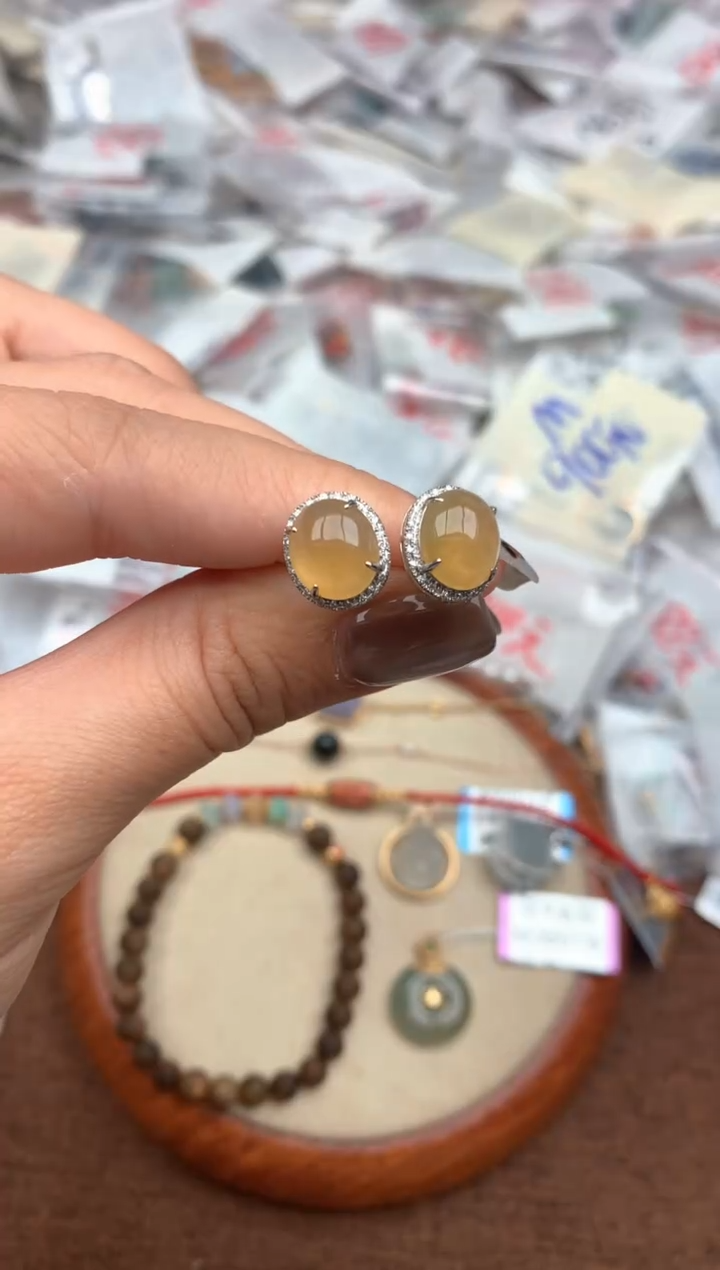 18K金镶嵌挂件翡翠—