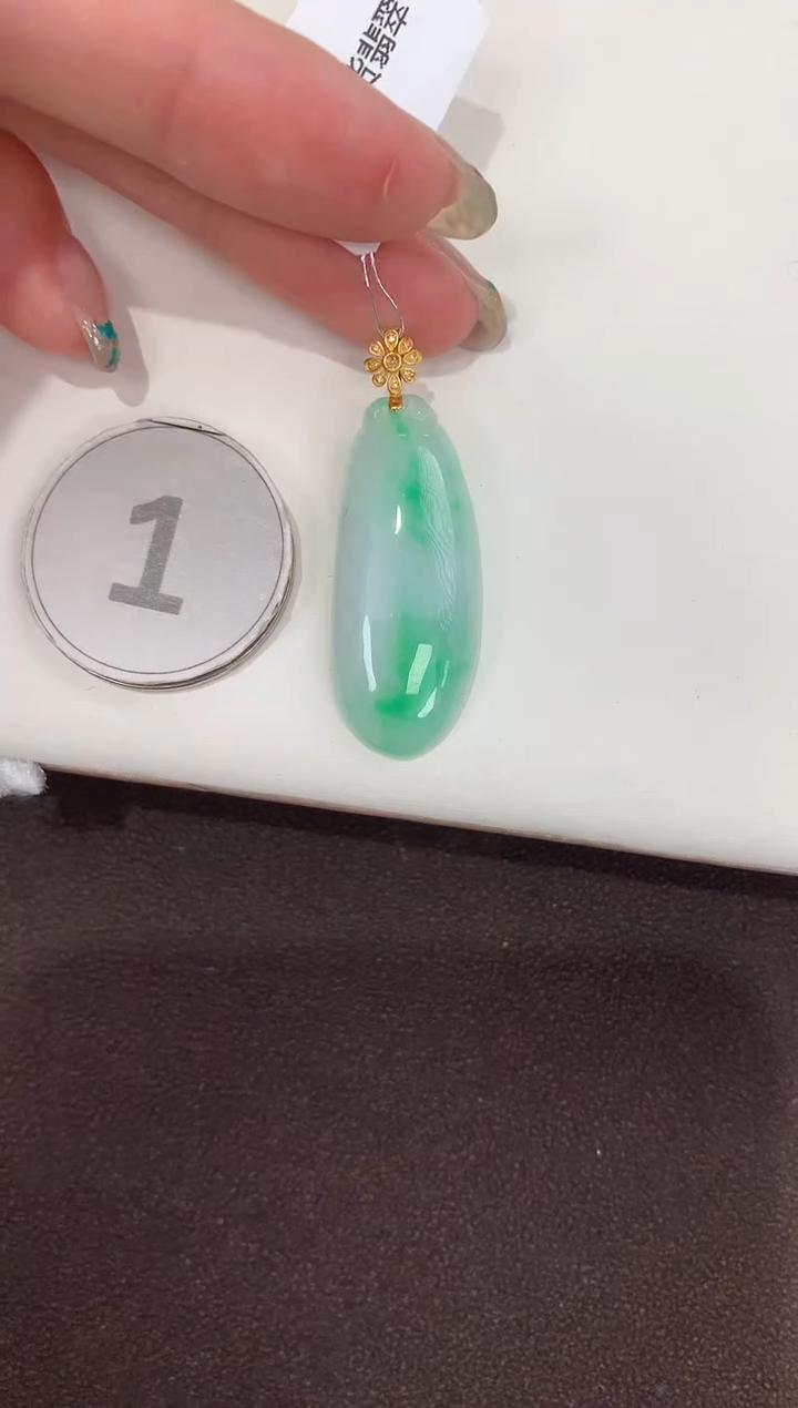 颈饰18K金镶嵌翡翠天然缅甸A货翡翠