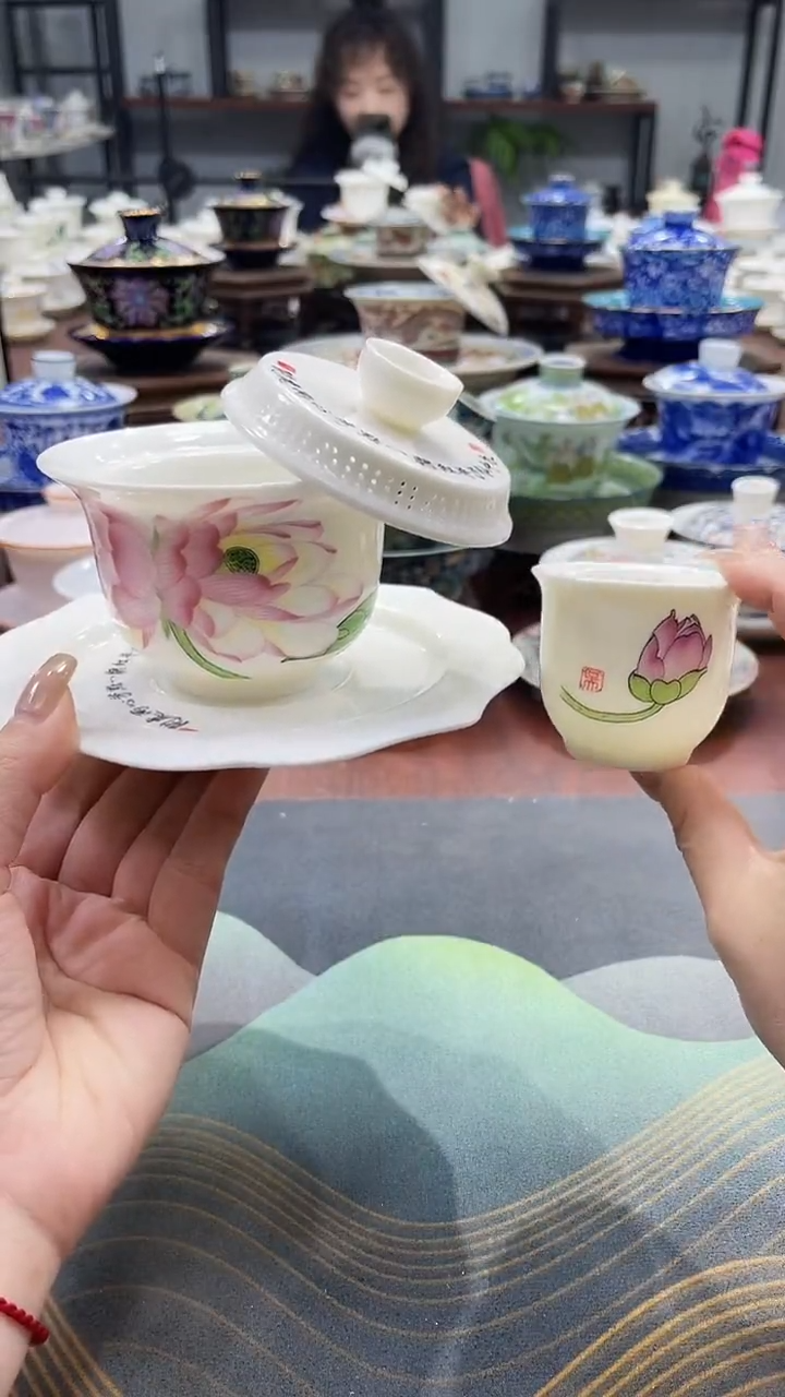 【闪购商品】360度出水荷花悬停盖碗+1杯