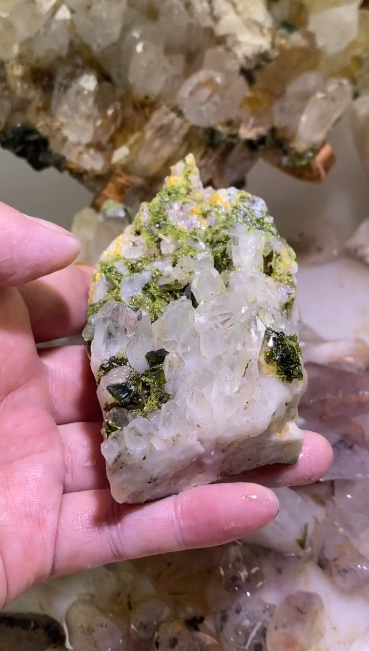 未镶嵌珠宝半成品水晶大**、四川美姑超七花园水晶