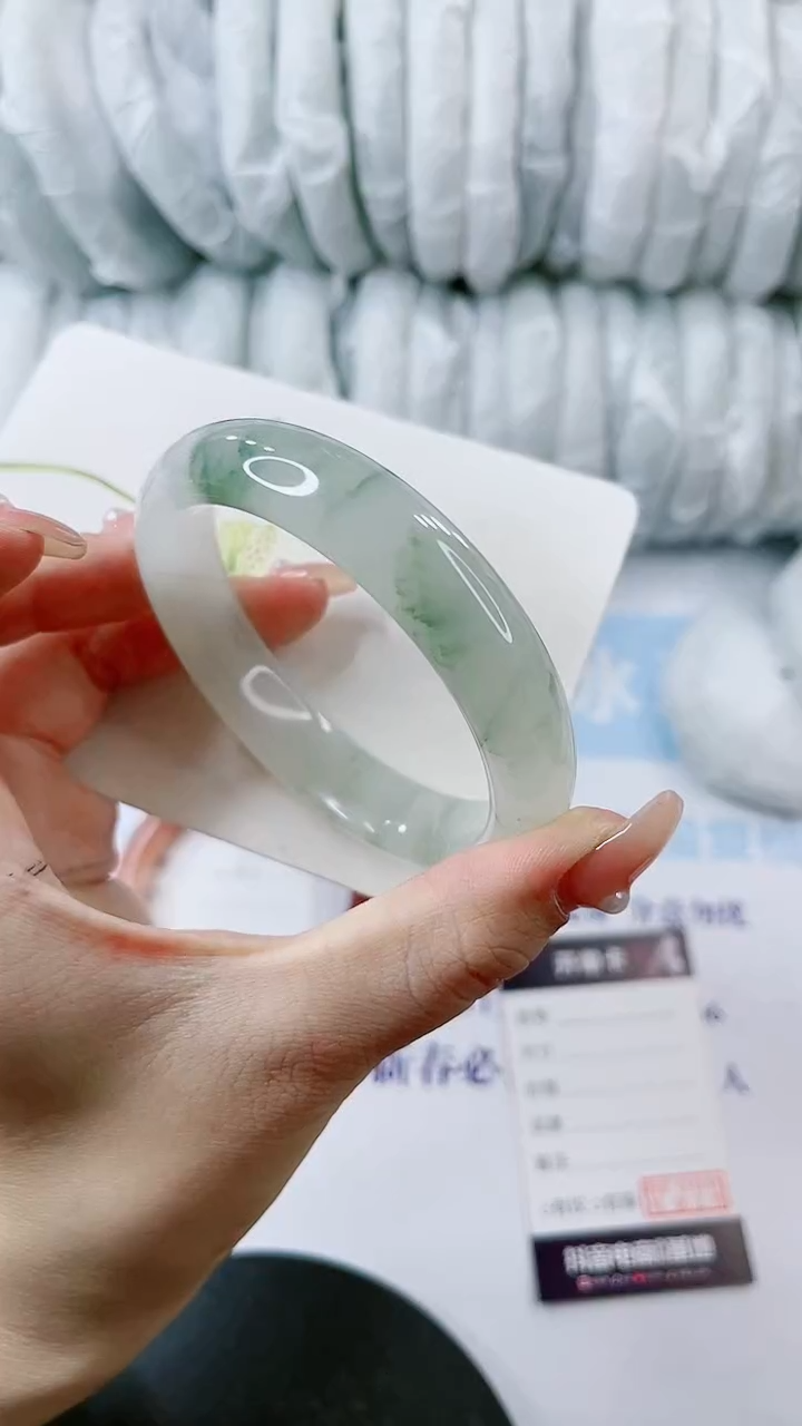 【闪购商品】石英质玉手镯未镶嵌0984710086-多样性发货