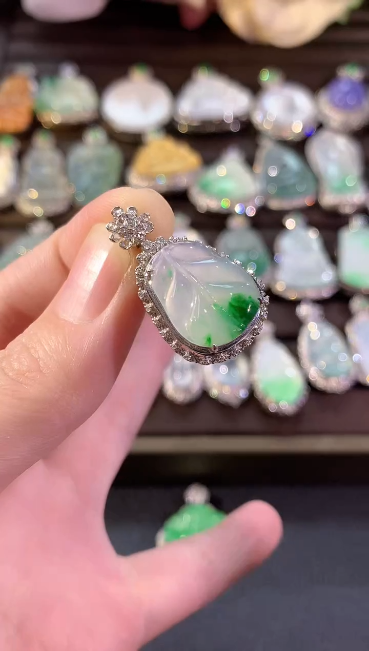 吊坠(不含链)18K金镶嵌翡翠冬日珠宝W2