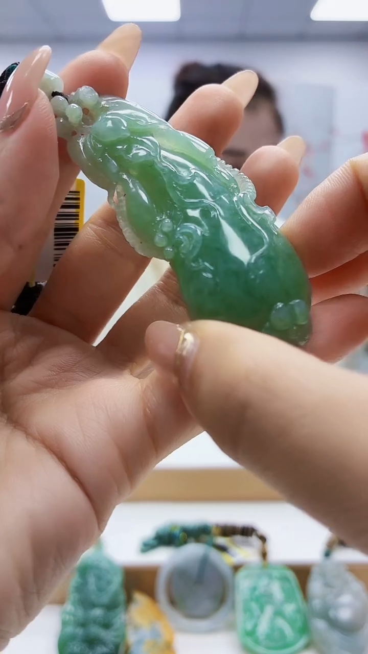 未镶嵌定制翡翠3099ty-毛货挂件88