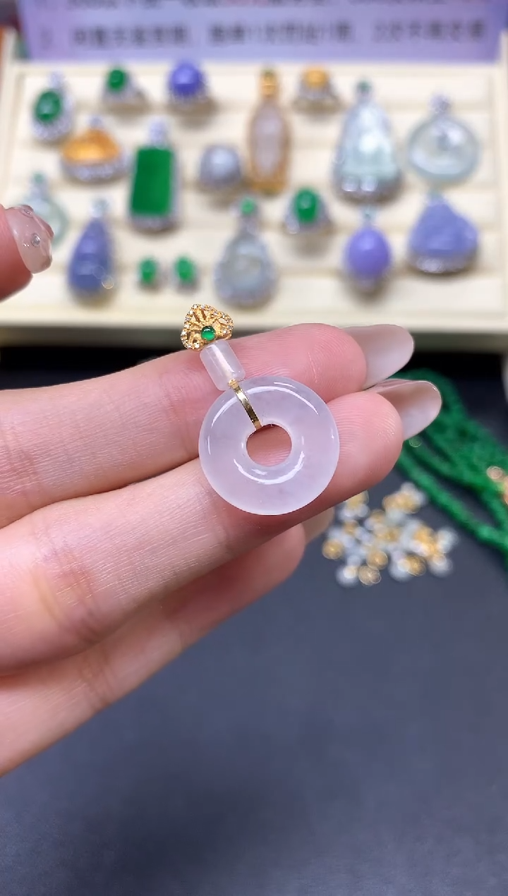 【闪购商品】翡翠吊坠(不含链)18K金镶嵌吊坠|750+75