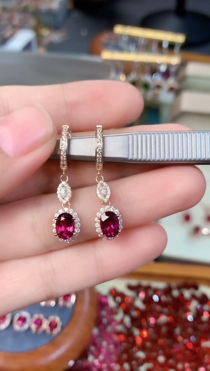 【闪购商品】石榴石耳扣银S925镶嵌天然镁铝