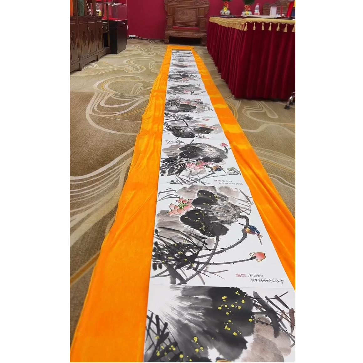 李希涛 荷风盛世 九米红木册页 900cm*50cm  手绘   