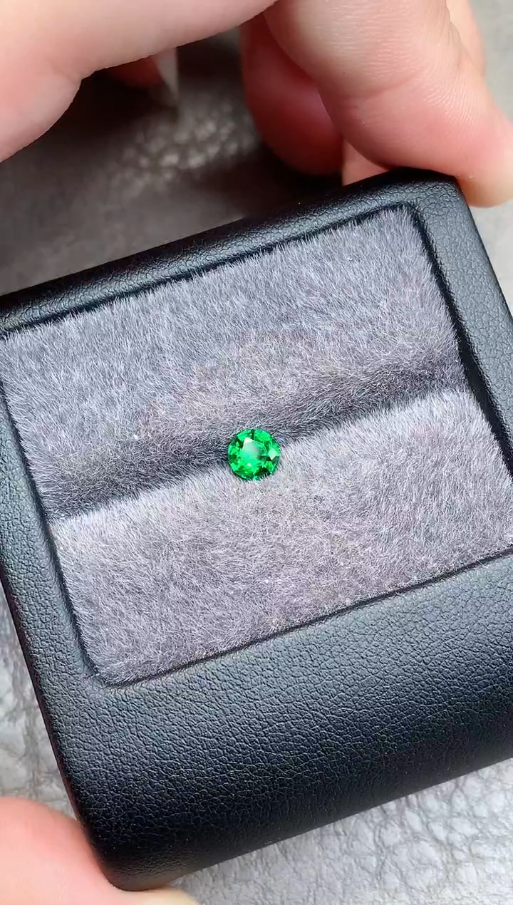 【闪购商品】石榴石（沙弗莱）裸石未镶嵌0.535ct卡扎尼沙弗莱YH