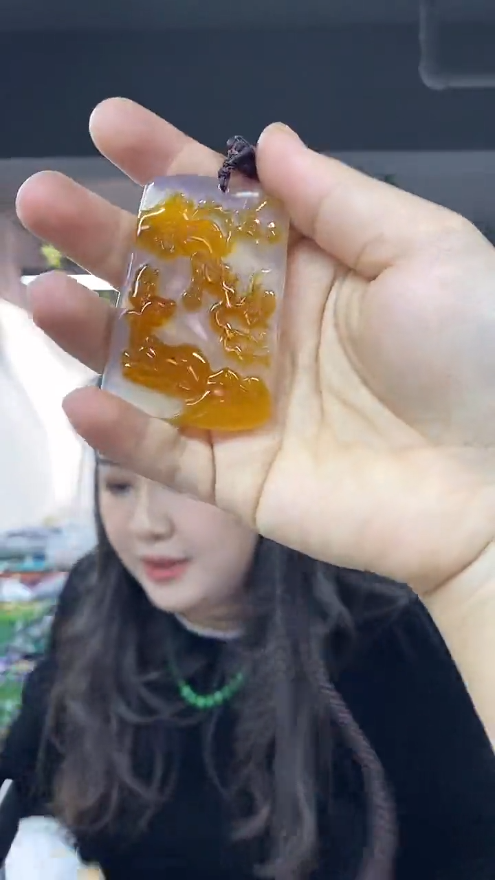 未镶嵌吊坠玛瑙/玉髓多样性发其一颜色微差