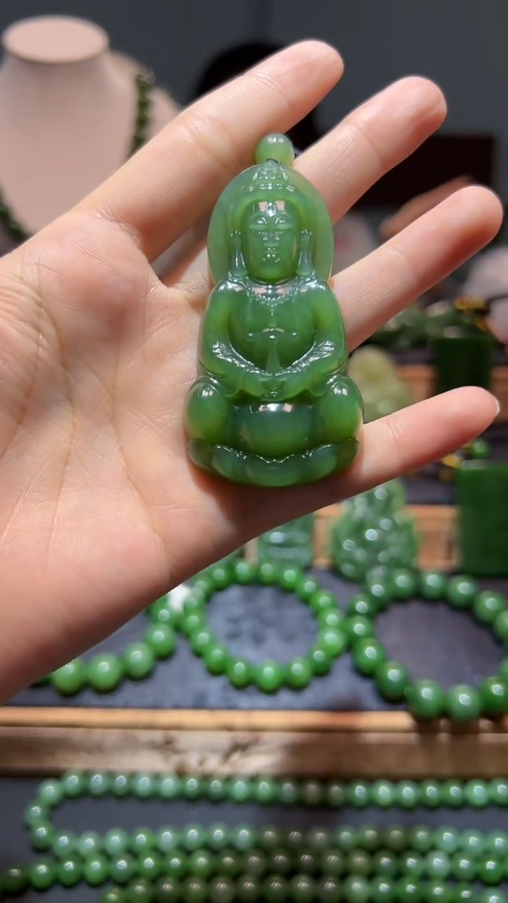 和田玉（碧玉）未镶嵌颈饰1