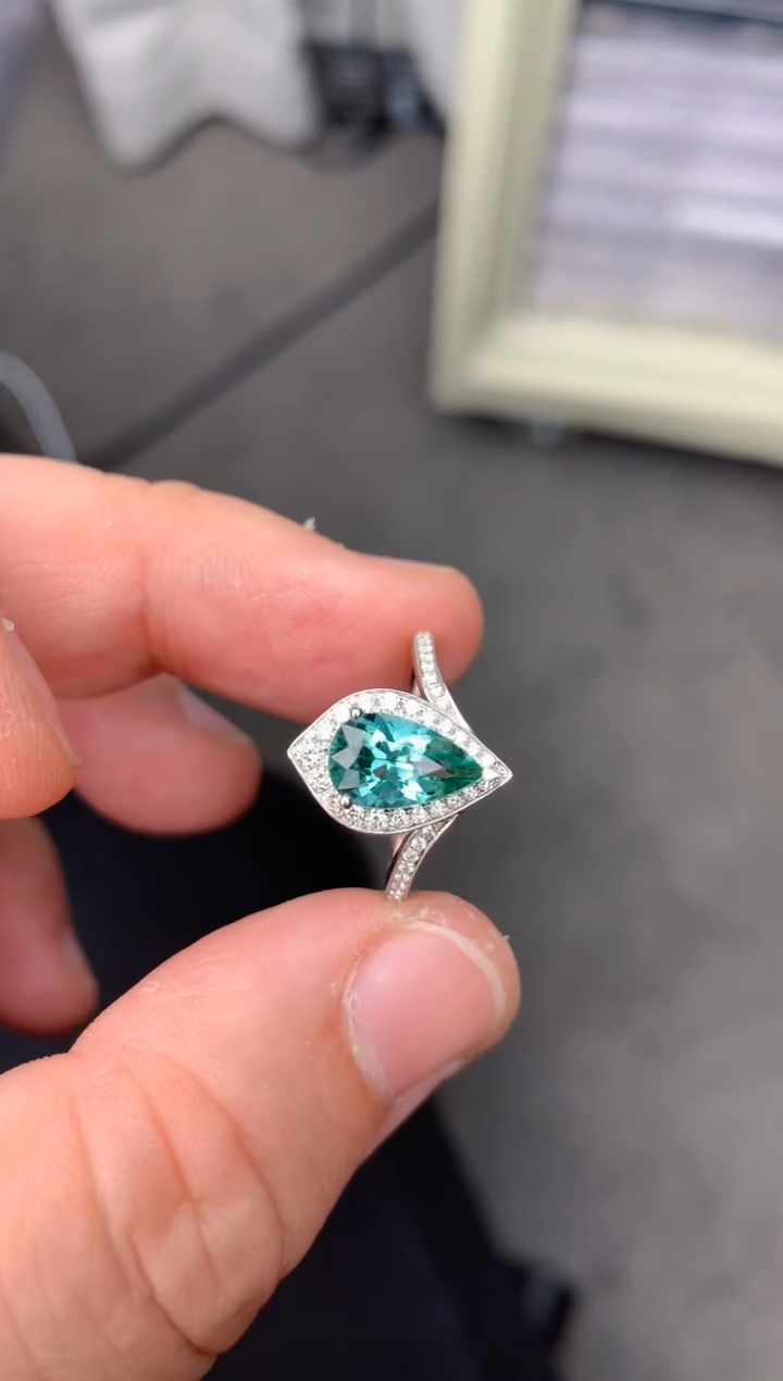 【闪购商品】碧玺戒指18K金镶嵌1.6ct绿碧玺戒指