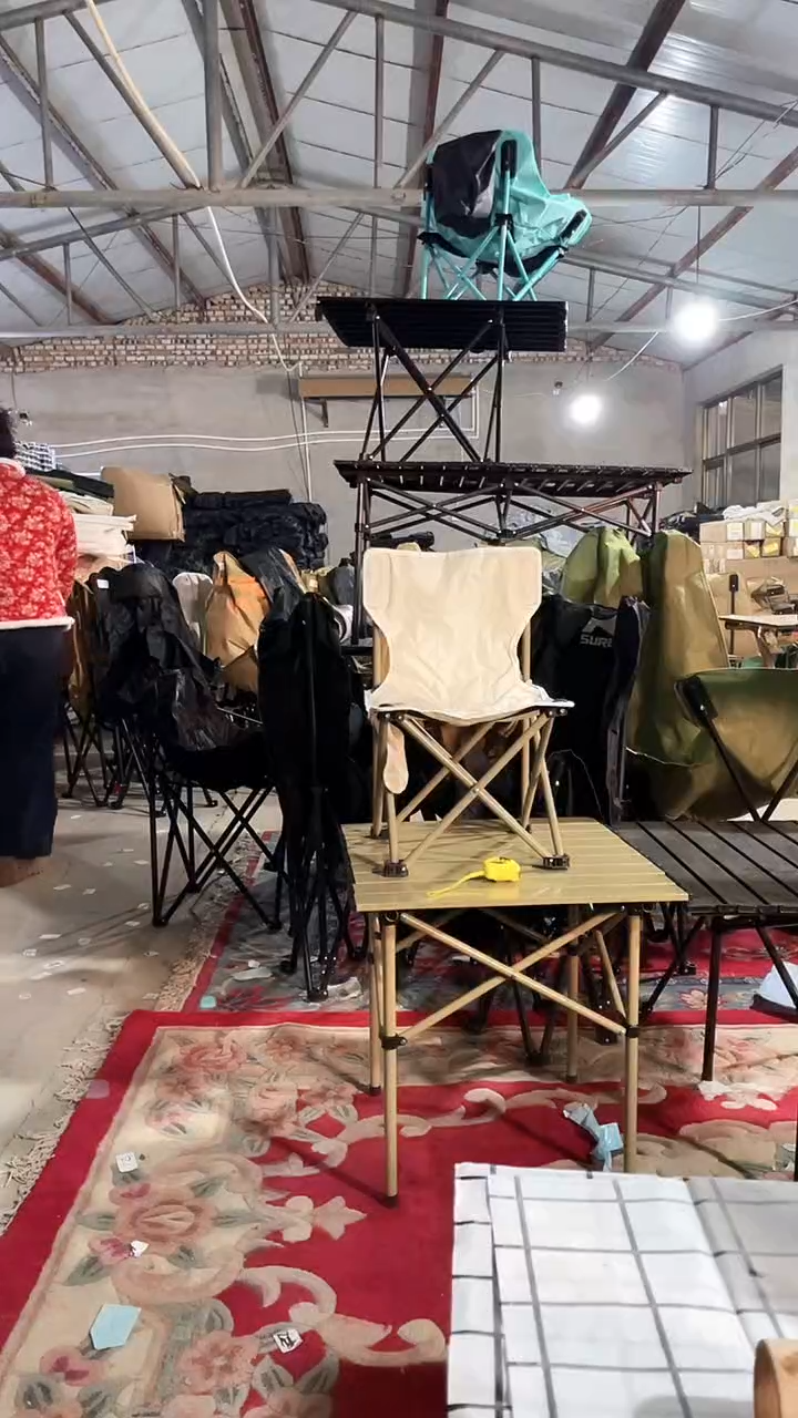 铁生锈   小号   折叠靠背   颜色随机