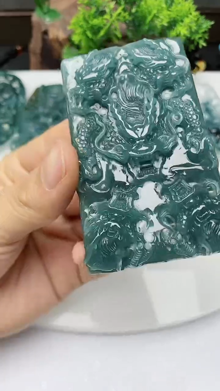 【闪购商品】翡翠颈饰未镶嵌          