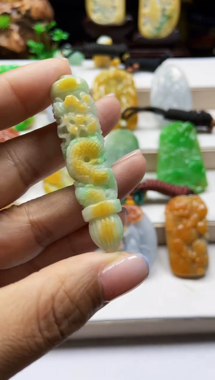 颈饰未镶嵌翡翠翡翠A货