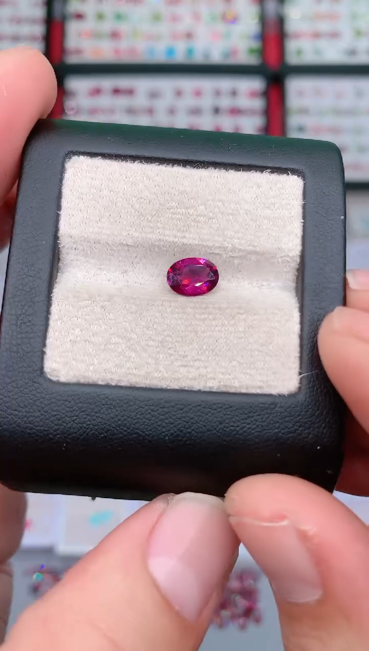 【闪购商品】石榴石裸石未镶嵌1ct