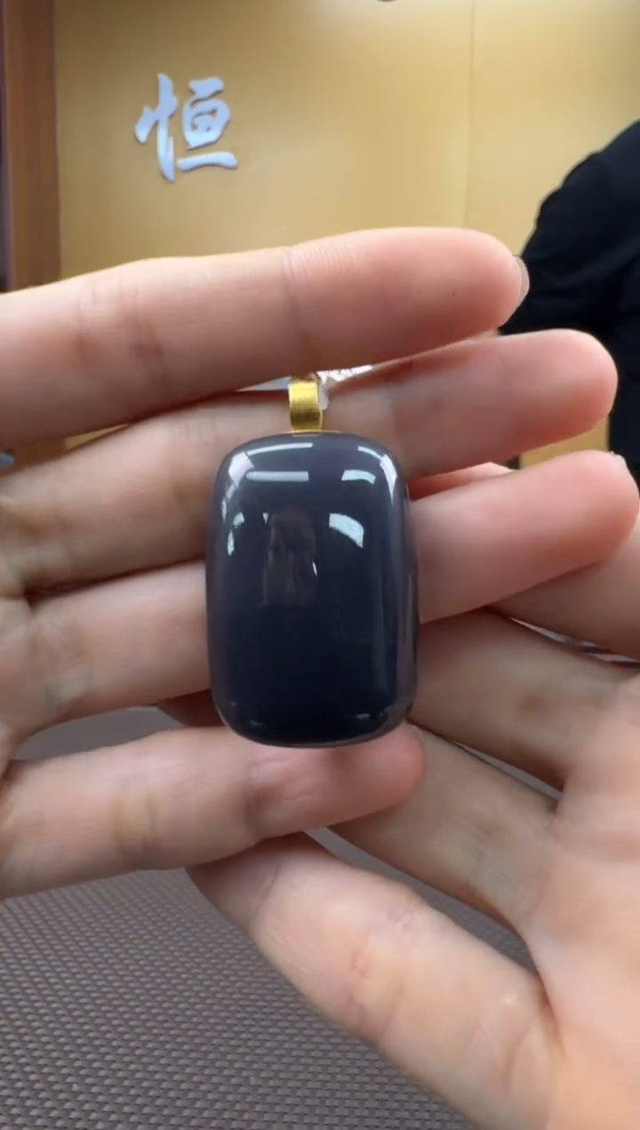 【闪购商品】和田玉挂件18K金镶嵌挂件