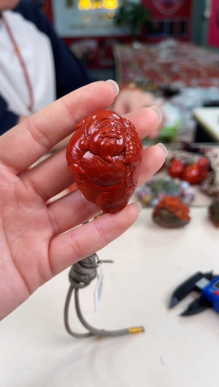 未镶嵌雕刻吊坠南红玛瑙（多样式发其一）