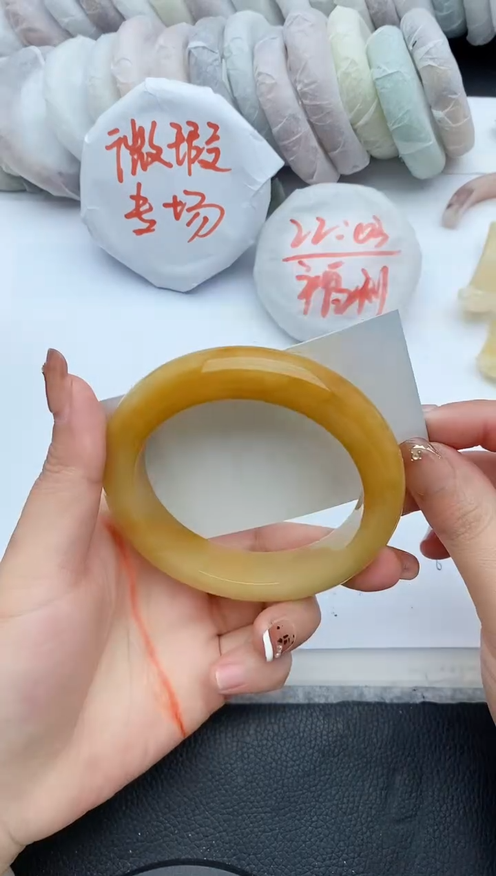 【闪购商品】石英质玉手镯未镶嵌A106+60/61