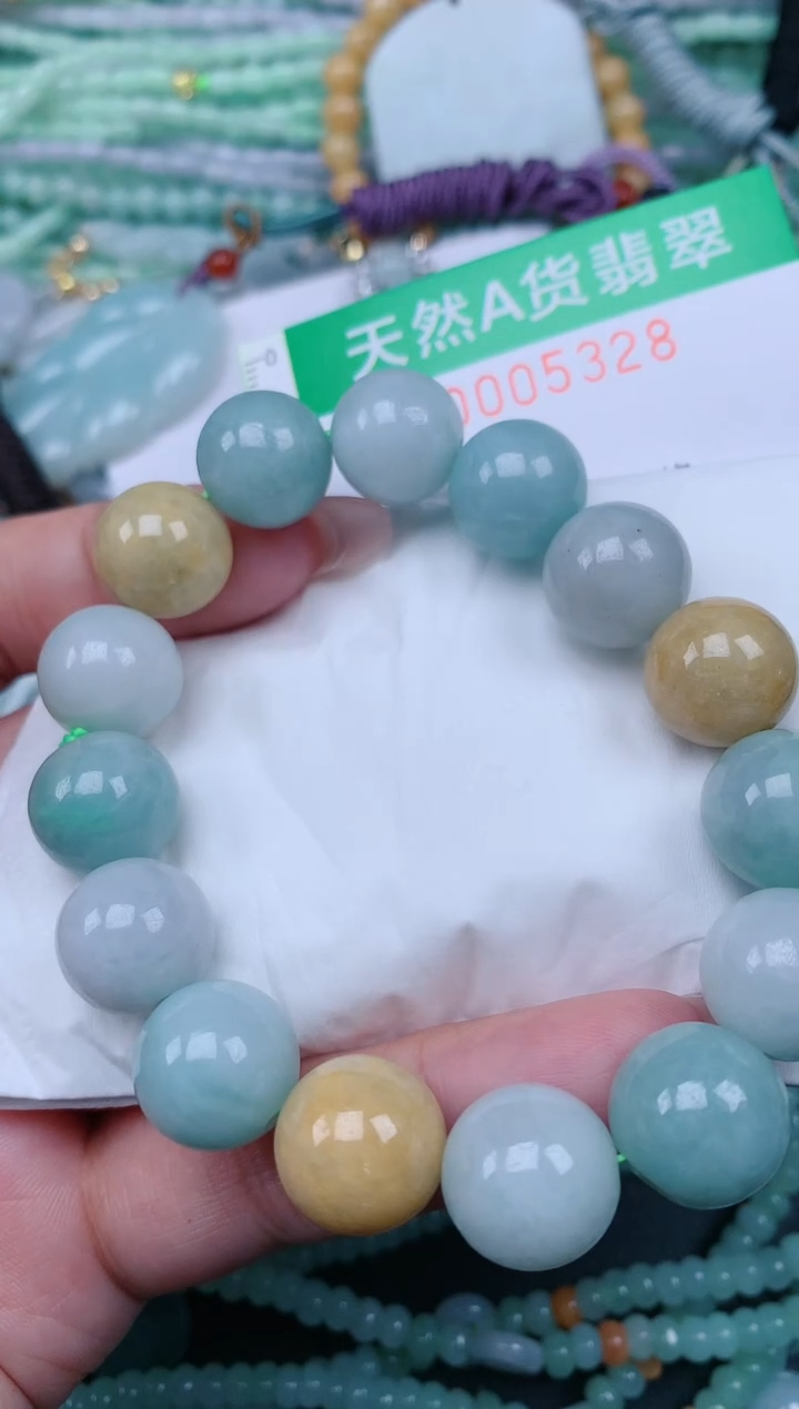 翡翠未镶嵌颈饰.0005328