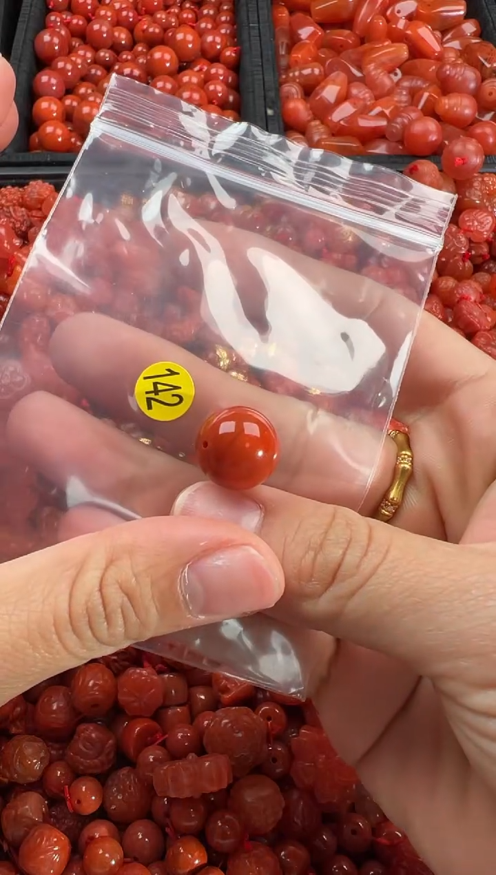 【闪购商品】南红玛瑙颈饰未镶嵌1