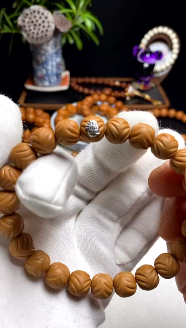 【闪购商品】猴头核桃手串雨墨臻至羽毛