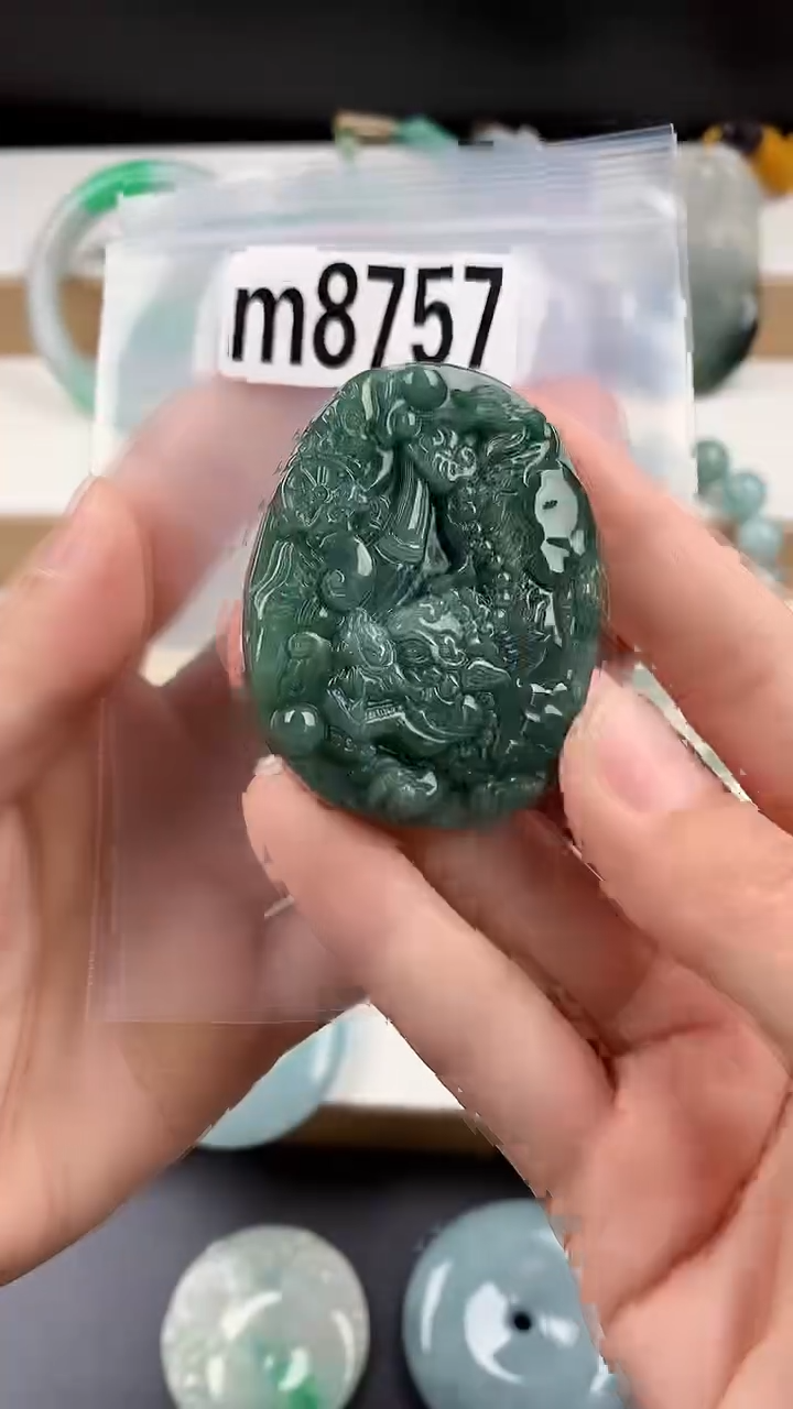 颈饰未镶嵌翡翠天然翡翠吊坠挂件