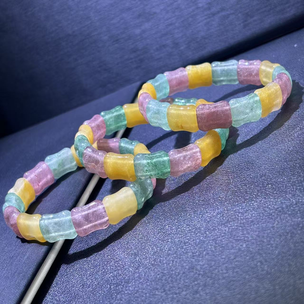 C11083-多彩草莓晶手排-多样性发其一