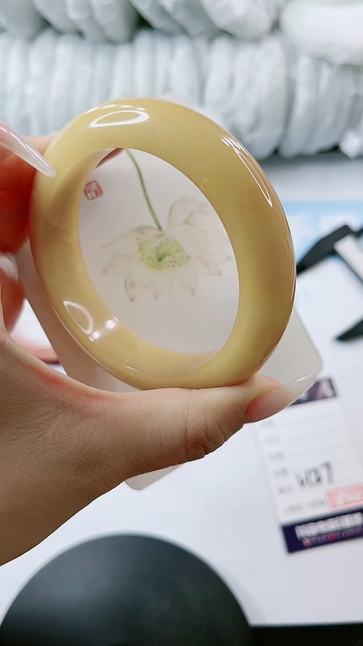 【闪购商品】石英质玉手镯未镶嵌多样性发货V127