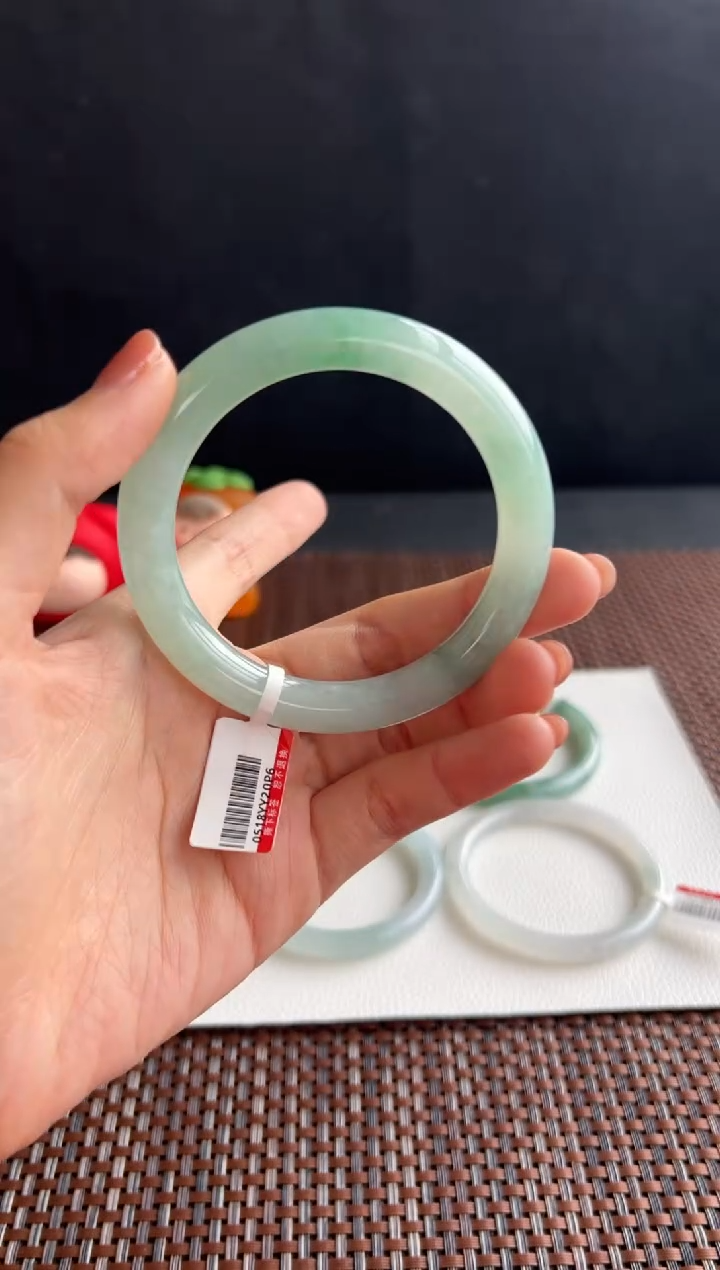 翡翠手镯未镶嵌16号58.*10.*9.9