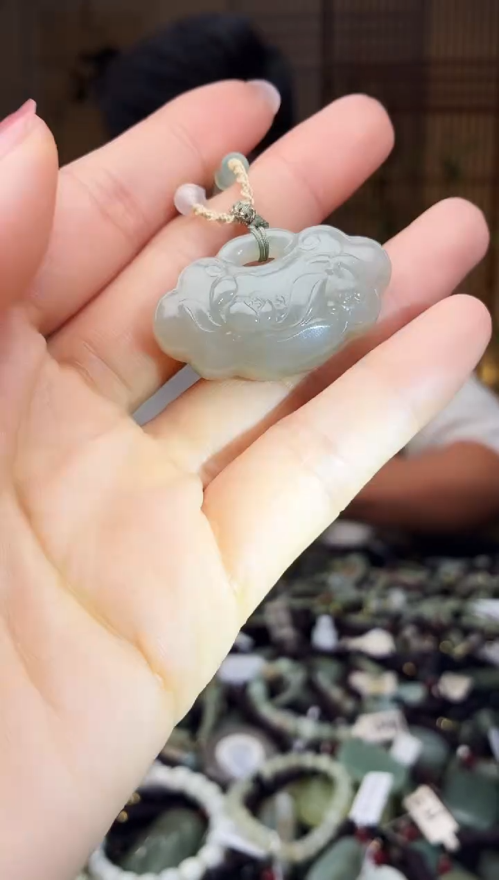 颈饰未镶嵌和田玉多样性发货，拍一发一