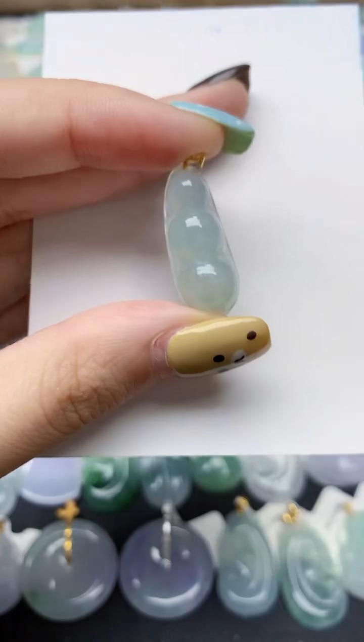 翡翠18K金镶嵌颈饰天然翡翠A货