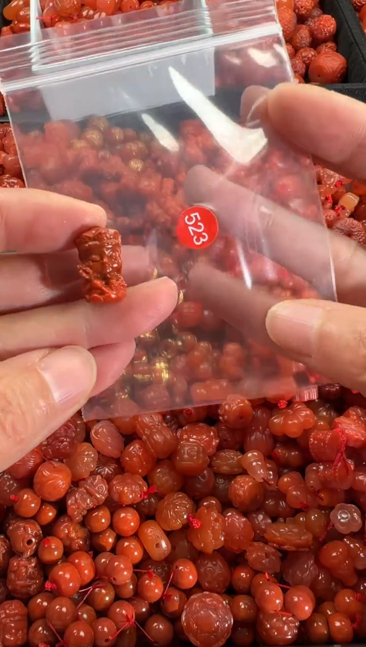 【闪购商品】南红玛瑙颈饰未镶嵌1